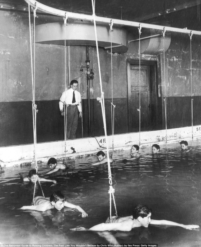 Simplemente no se lo digas a los trabajadores sociales: la dura vida de los niños del pasado Simplemente no se lo digas a los trabajadores sociales: la dura vida de los niños del pasado