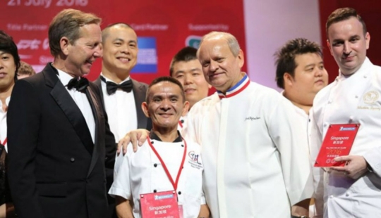 Singapore street food vendor gets Michelin star Singapore street food vendor gets Michelin star