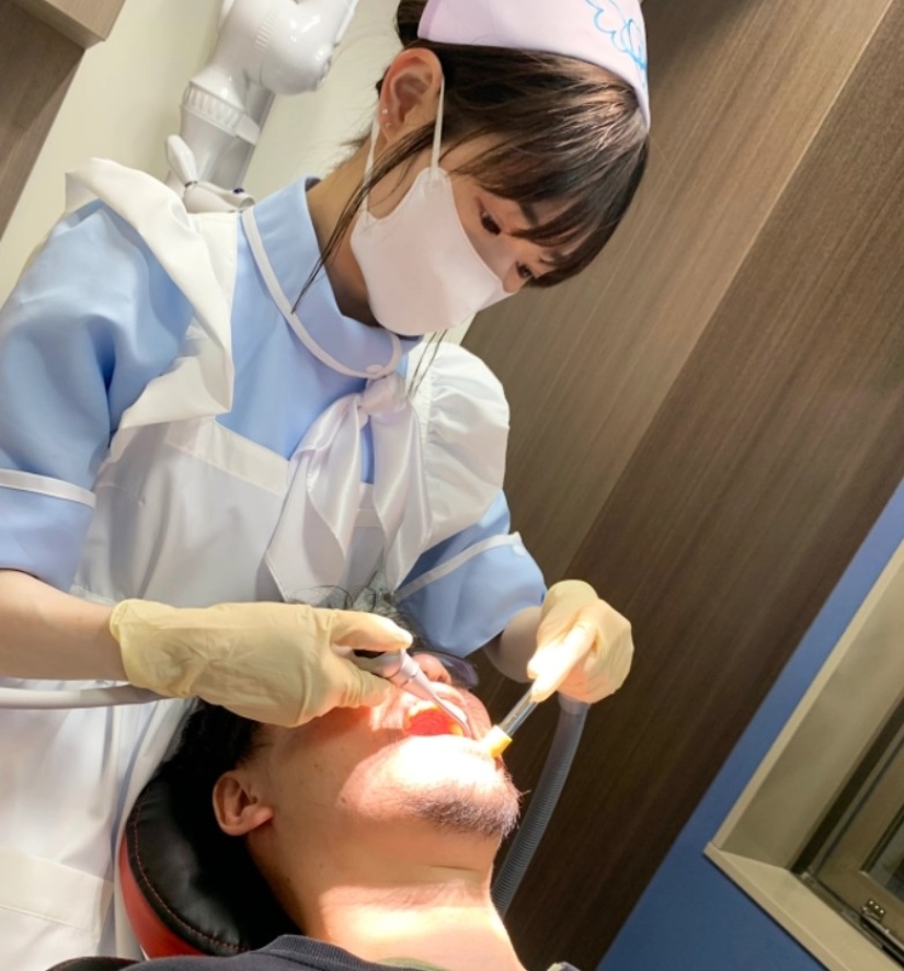 Sirvientas de anime trabajan en uno de los dentistas de Tokio Sirvientas de anime trabajan en uno de los dentistas de Tokio