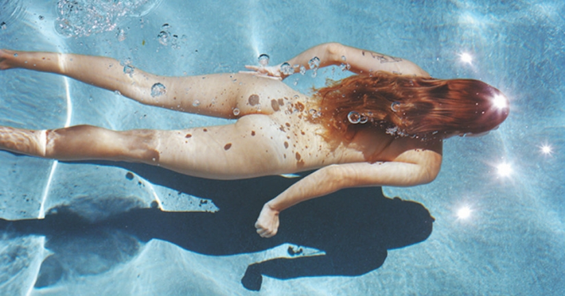 Skinny dipping: la belleza del cuerpo desnudo por Deanna Templeton