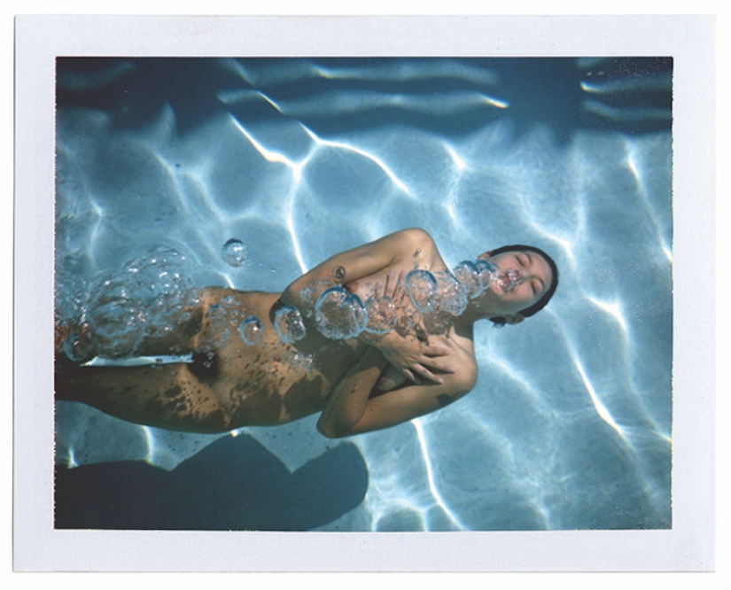 Skinny dipping: la belleza del cuerpo desnudo por Deanna Templeton Skinny dipping: la belleza del cuerpo desnudo por Deanna Templeton