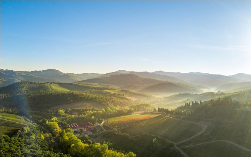 Sobrevolando los nidos de la Toscana: cómo quitar la propiedad privada de un helicóptero Sobrevolando los nidos de la Toscana: cómo quitar la propiedad privada de un helicóptero