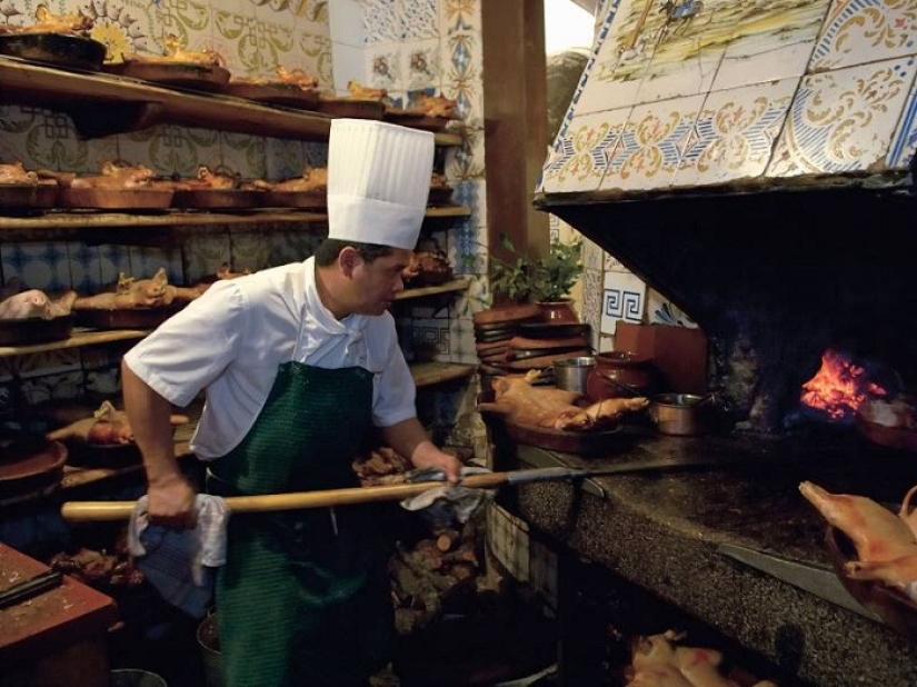 Sobrino de Botin: the oldest restaurant in Europe that Hemingway loved and where Goya worked part-time in his youth Sobrino de Botin: the oldest restaurant in Europe that Hemingway loved and where Goya worked part-time in his youth