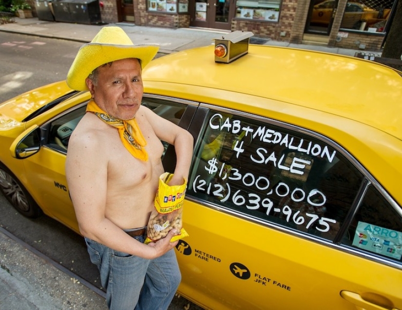 Sonrisa, Jefe! Un calendario inusual con fotos de taxistas de Nueva York ya está a la venta Sonrisa, Jefe! Un calendario inusual con fotos de taxistas de Nueva York ya está a la venta