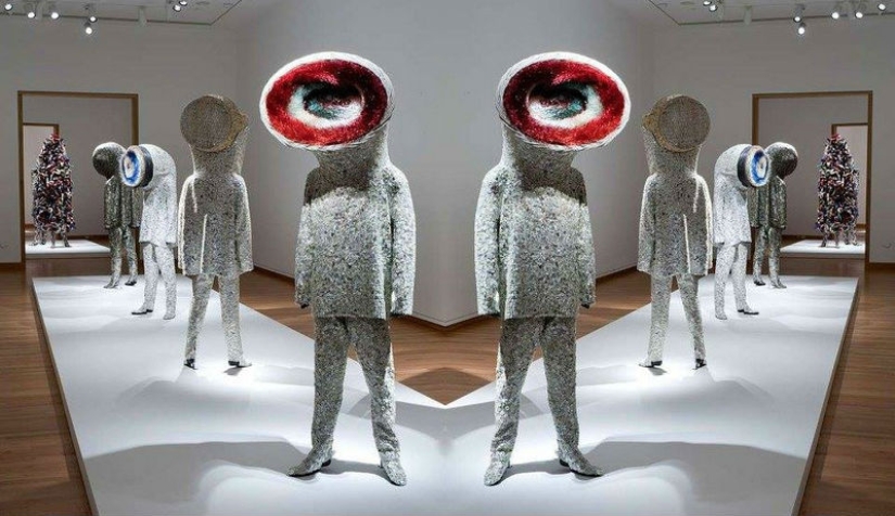 "Sound suits": a very strange hobby of Nick Cave, with which he wants to change the world