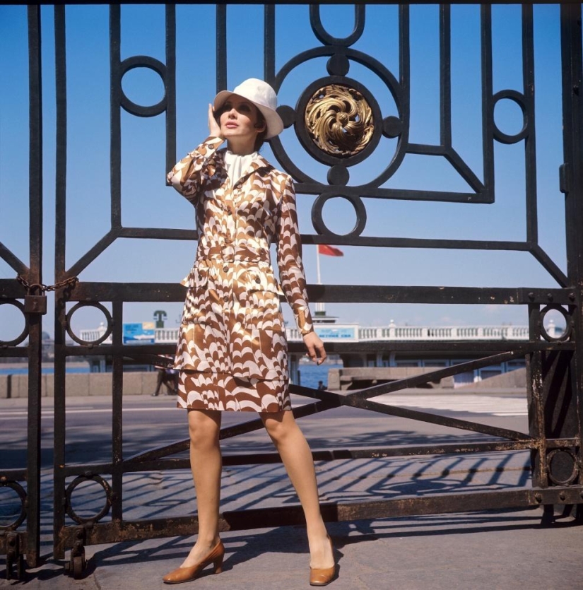 Soviet fashion of the 1960s, 1970s and 1980s in LenTASS photos