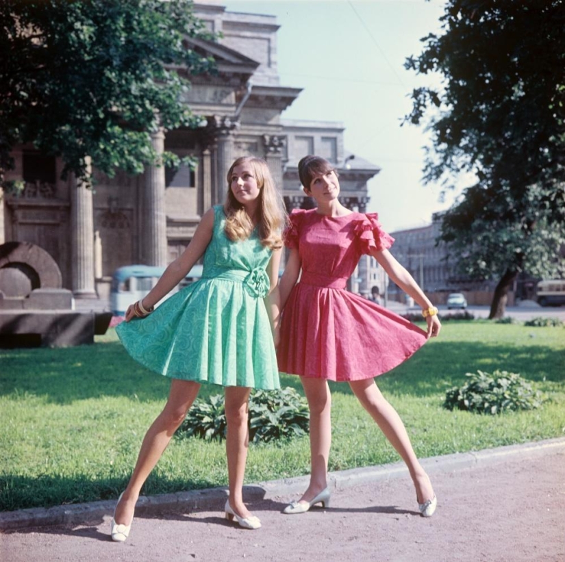 Soviet fashion of the 1960s, 1970s and 1980s in LenTASS photos
