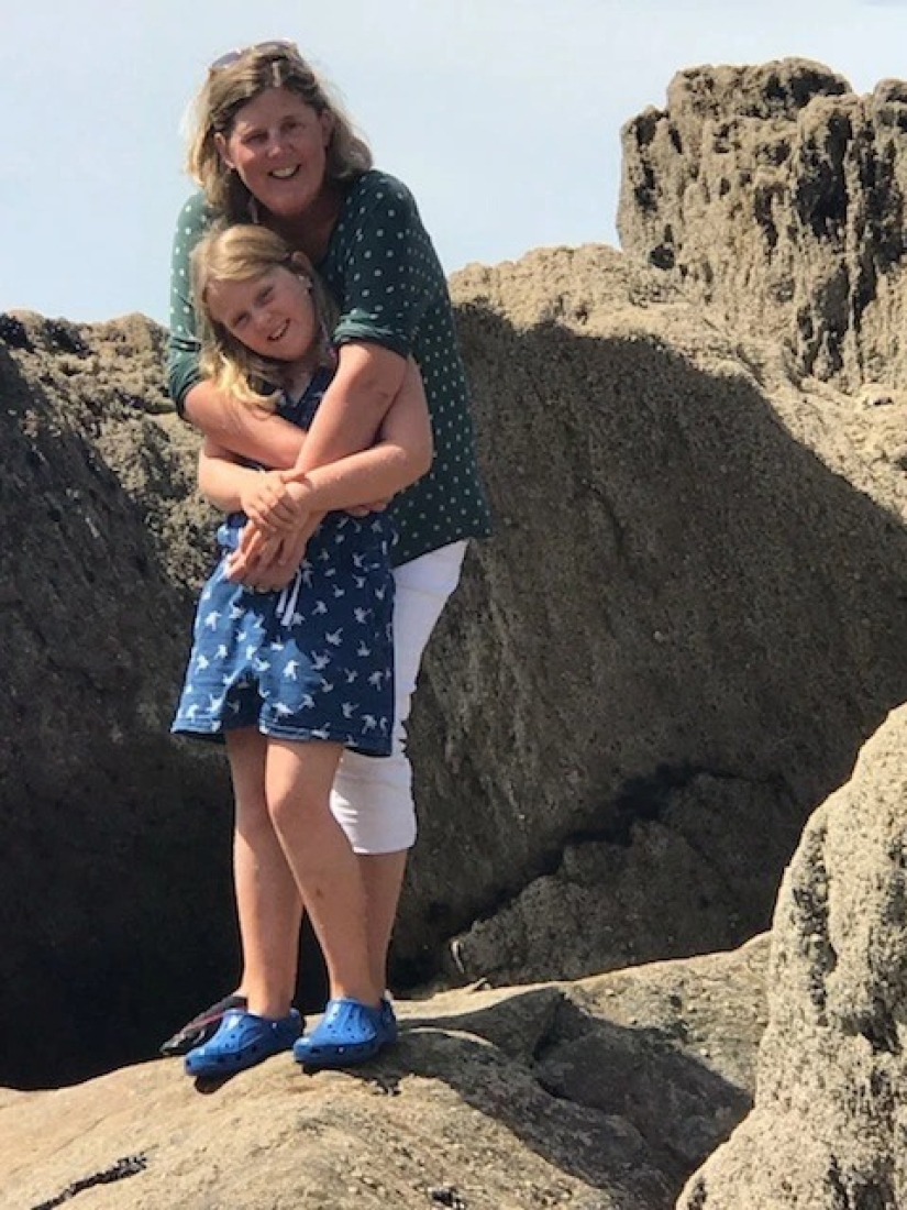 "Soy fea y ningún maquillaje ayuda": cómo la apariencia poco atractiva ha arruinado la vida de una mujer "Soy fea y ningún maquillaje ayuda": cómo la apariencia poco atractiva ha arruinado la vida de una mujer