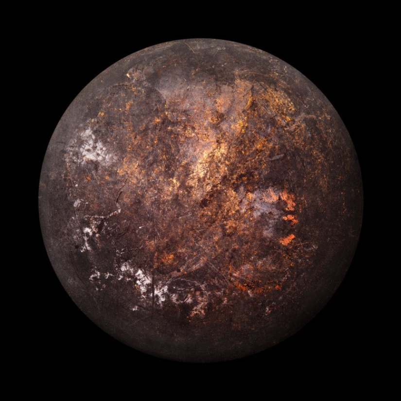 "Space pictures" of the bottoms of old pots and pans from photographer Christopher Jonassen "Space pictures" of the bottoms of old pots and pans from photographer Christopher Jonassen