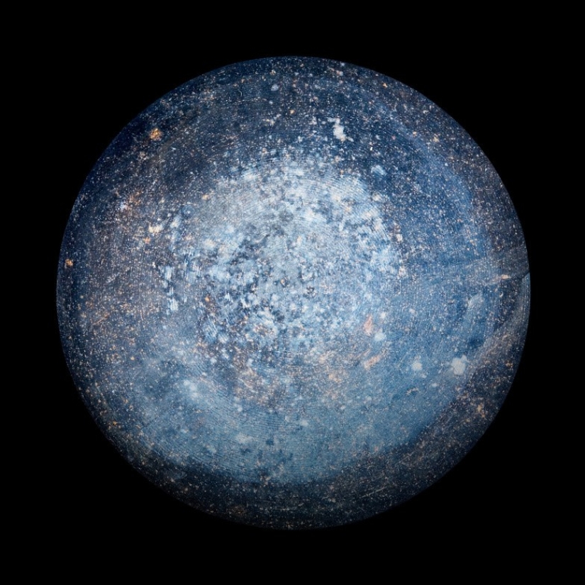 "Space pictures" of the bottoms of old pots and pans from photographer Christopher Jonassen "Space pictures" of the bottoms of old pots and pans from photographer Christopher Jonassen