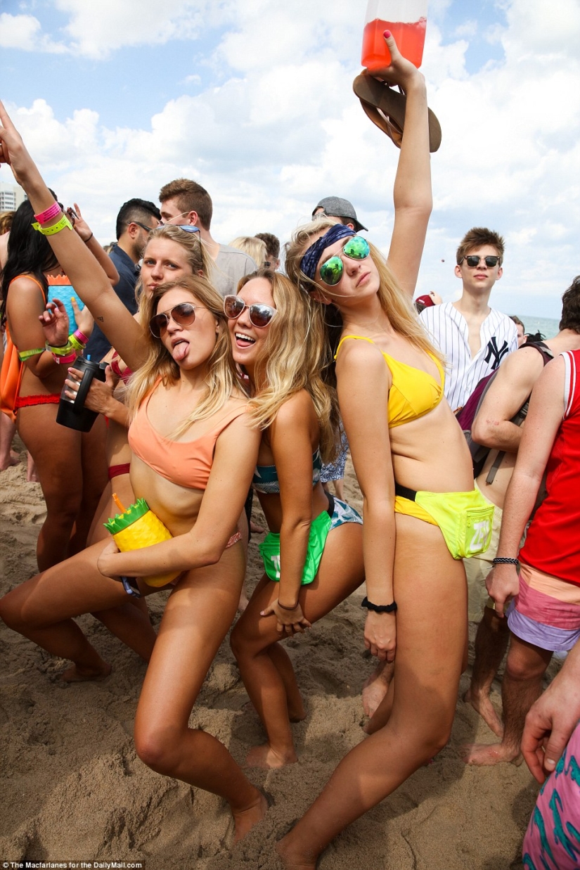 "Spring is coming, make way for spring!": student drunken parties in the USA "Spring is coming, make way for spring!": student drunken parties in the USA