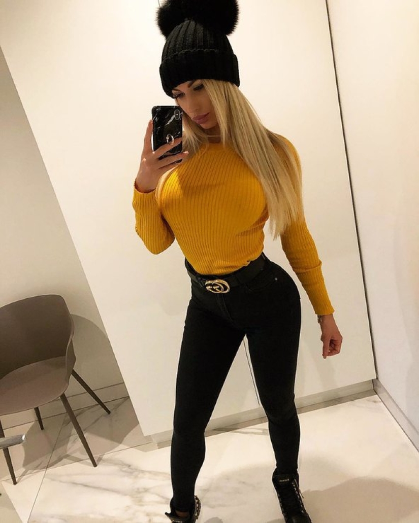 Standards of bad taste: Instagram fashion bloggers showing how not to dress