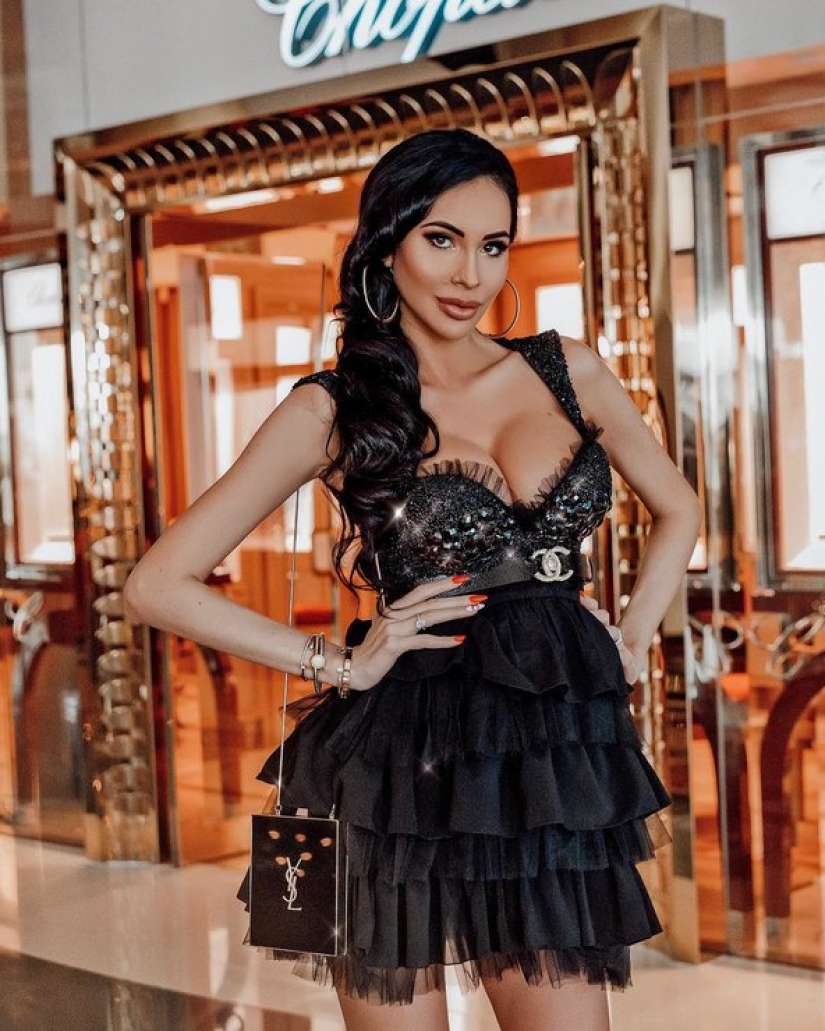 Standards of bad taste: Instagram fashion bloggers showing how not to dress