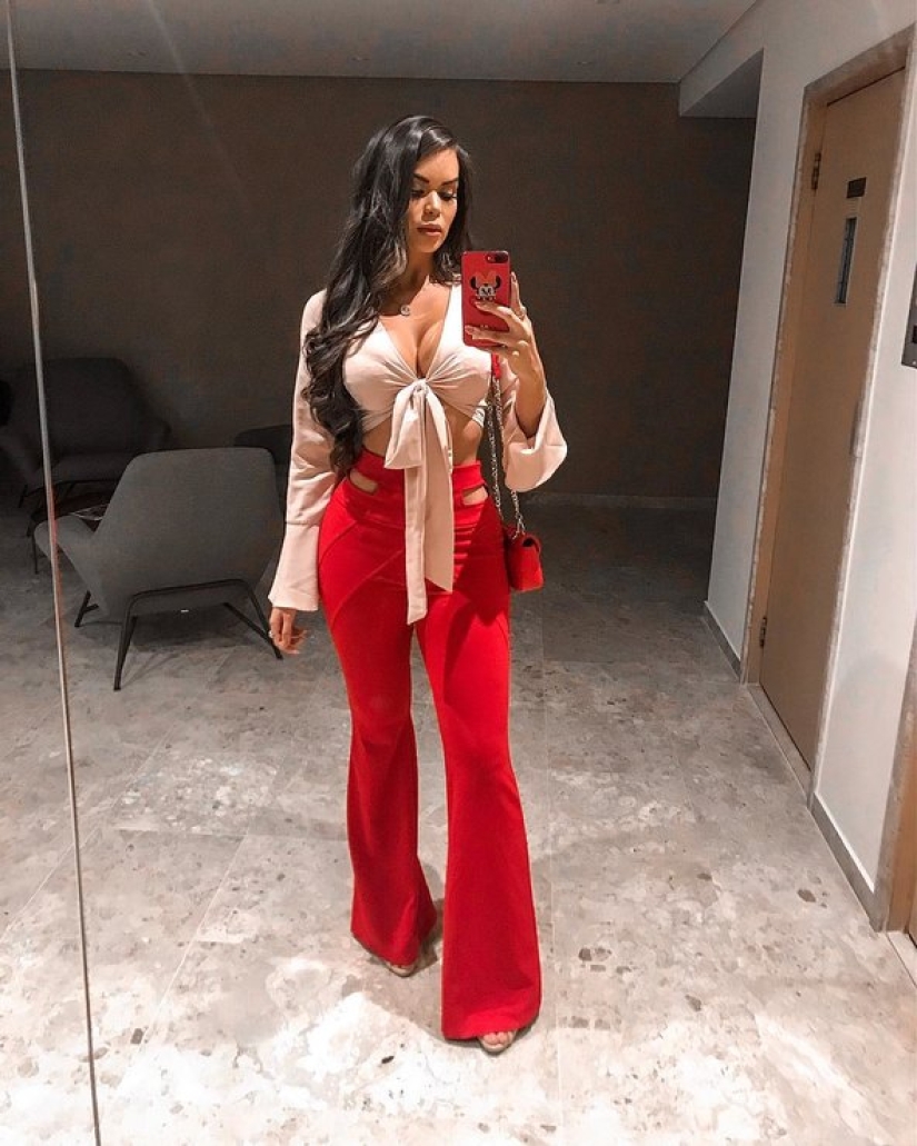 Standards of bad taste: Instagram fashion bloggers showing how not to dress