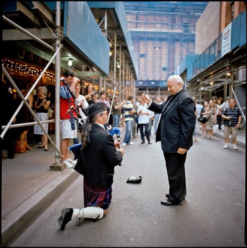 Street portraits of Americans by Mike Peters