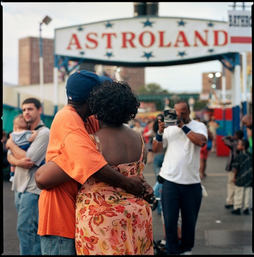 Street portraits of Americans by Mike Peters