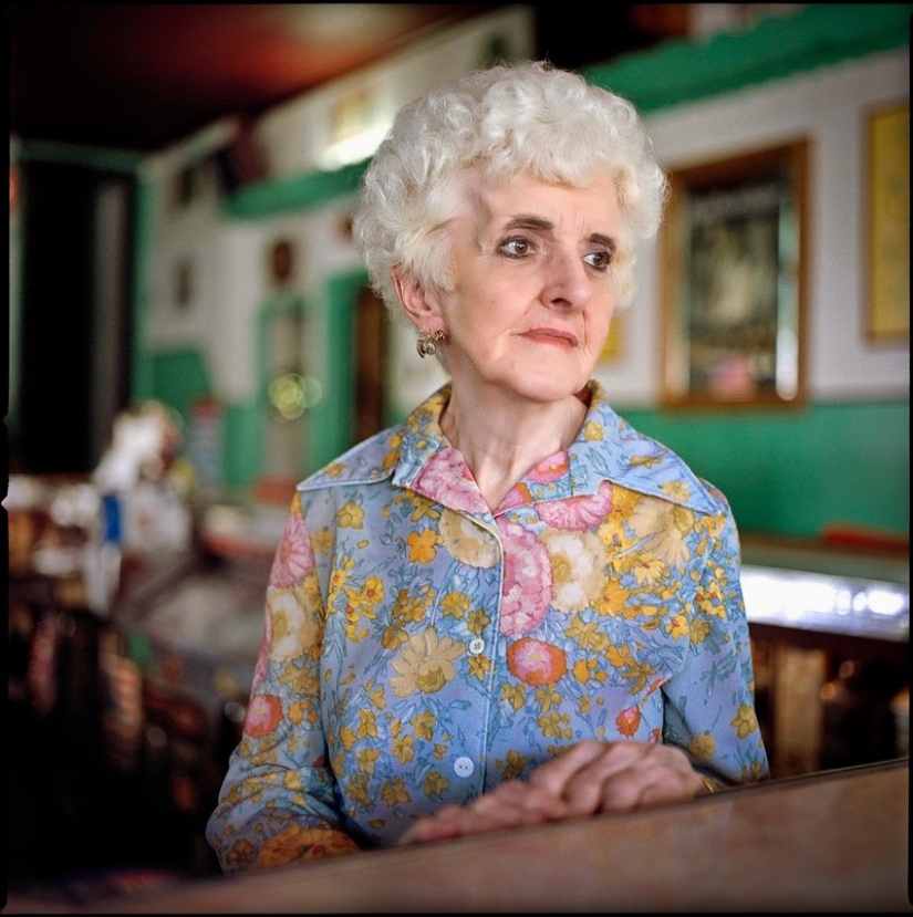 Street portraits of Americans by Mike Peters