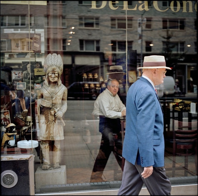 Street portraits of Americans by Mike Peters