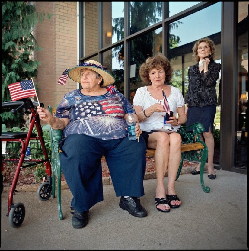 Street portraits of Americans by Mike Peters