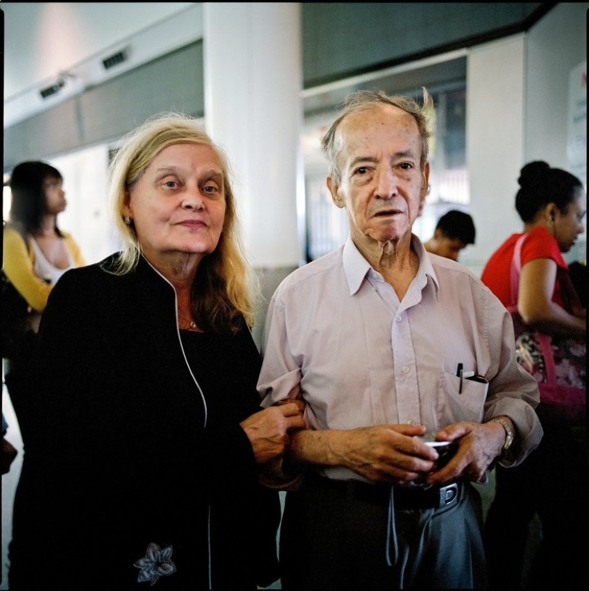 Street portraits of Americans by Mike Peters