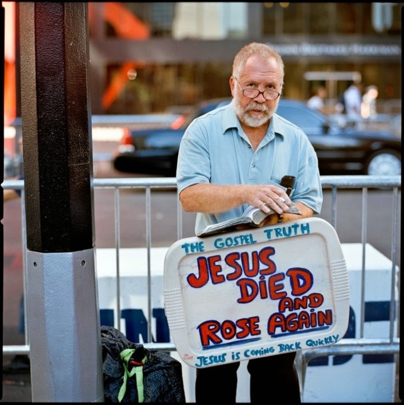 Street portraits of Americans by Mike Peters