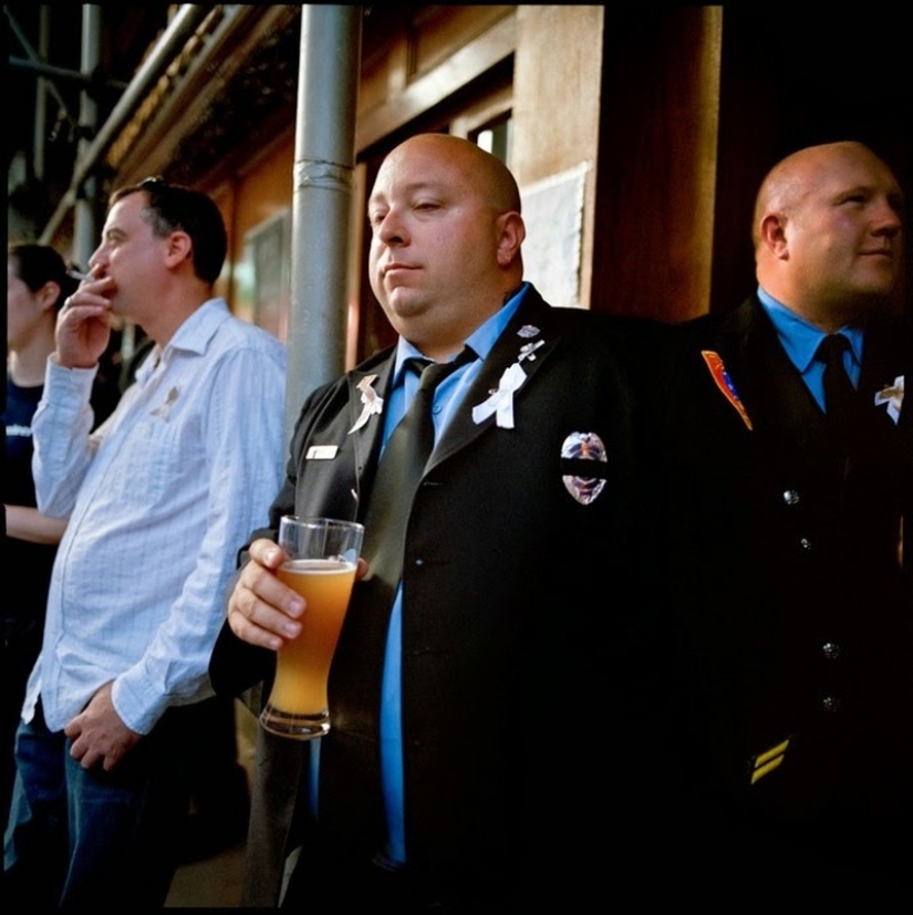 Street portraits of Americans by Mike Peters