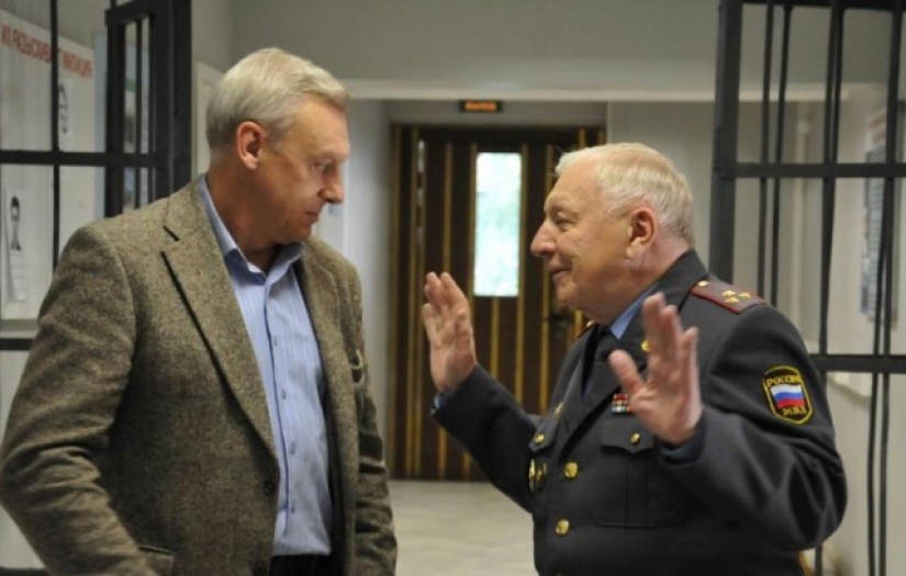 "Streets of broken lanterns" — 20 years: how the legendary series was created