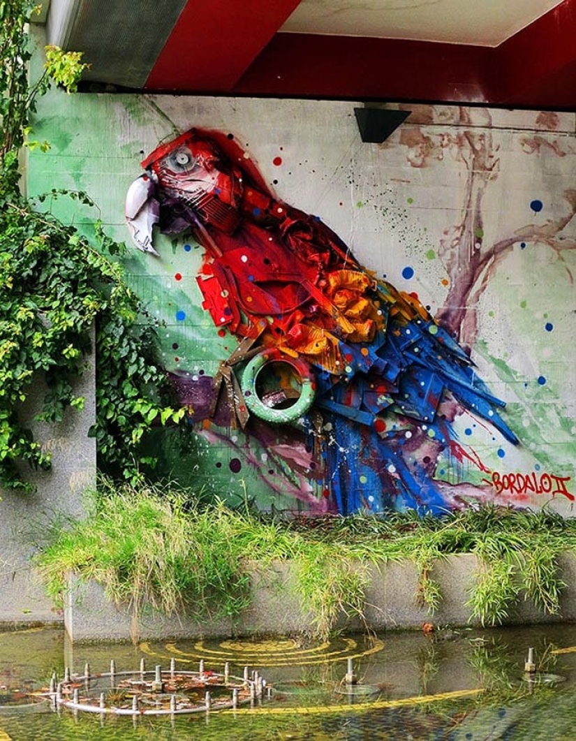 Stunning street art in the form of animals made entirely from garbage