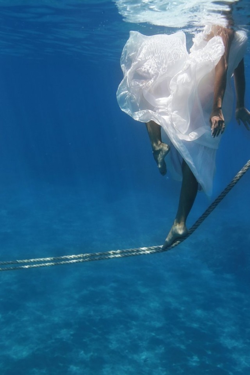 Stunning underwater engagement photo session