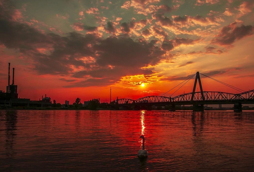 Sunrises, sunsets. Where am I, where are you Sunrises, sunsets. Where am I, where are you