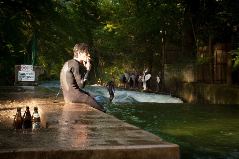 Surfing in the concrete jungle of Munich Surfing in the concrete jungle of Munich