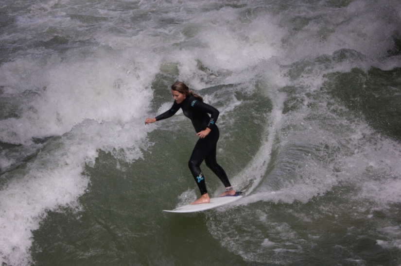 Surfing in the concrete jungle of Munich Surfing in the concrete jungle of Munich