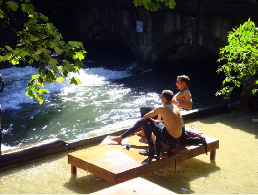 Surfing in the concrete jungle of Munich Surfing in the concrete jungle of Munich