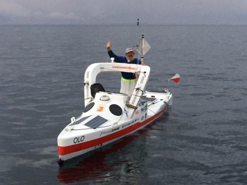Sushi paddles: Polish pensioner crossed the Atlantic in a kayak, having sailed for more than 100 days Sushi paddles: Polish pensioner crossed the Atlantic in a kayak, having sailed for more than 100 days
