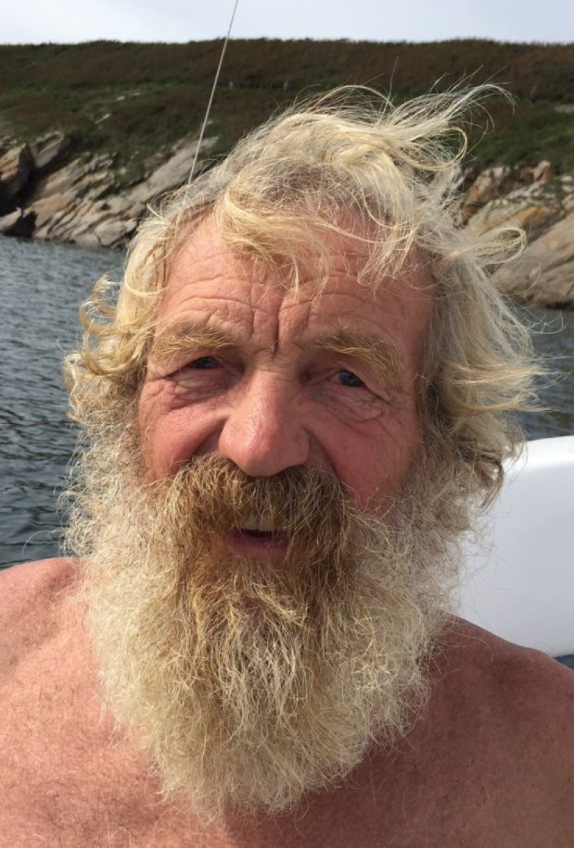 Sushi paddles: Polish pensioner crossed the Atlantic in a kayak, having sailed for more than 100 days Sushi paddles: Polish pensioner crossed the Atlantic in a kayak, having sailed for more than 100 days
