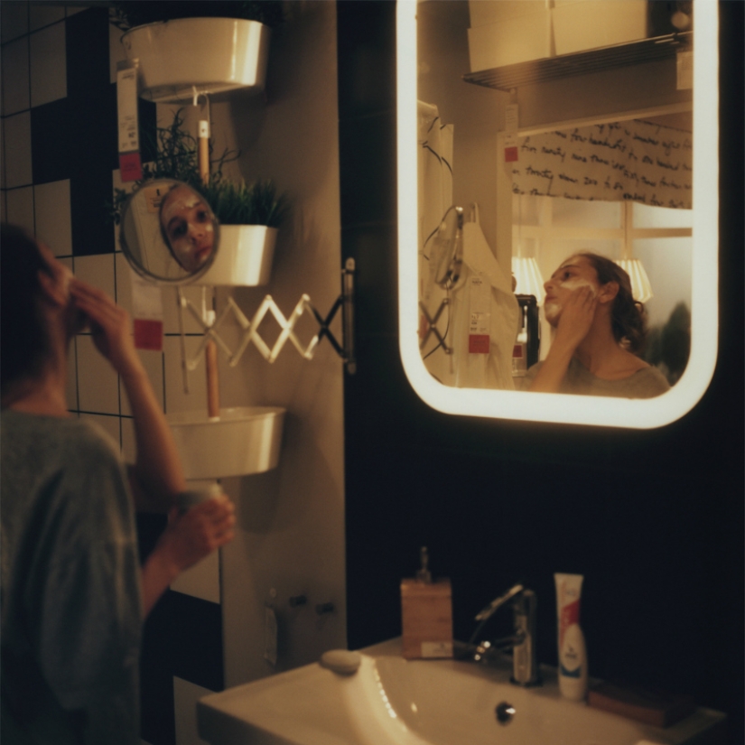 Swedish meatballs in bed: photographer spent 3 weeks in IKEA stores Swedish meatballs in bed: photographer spent 3 weeks in IKEA stores