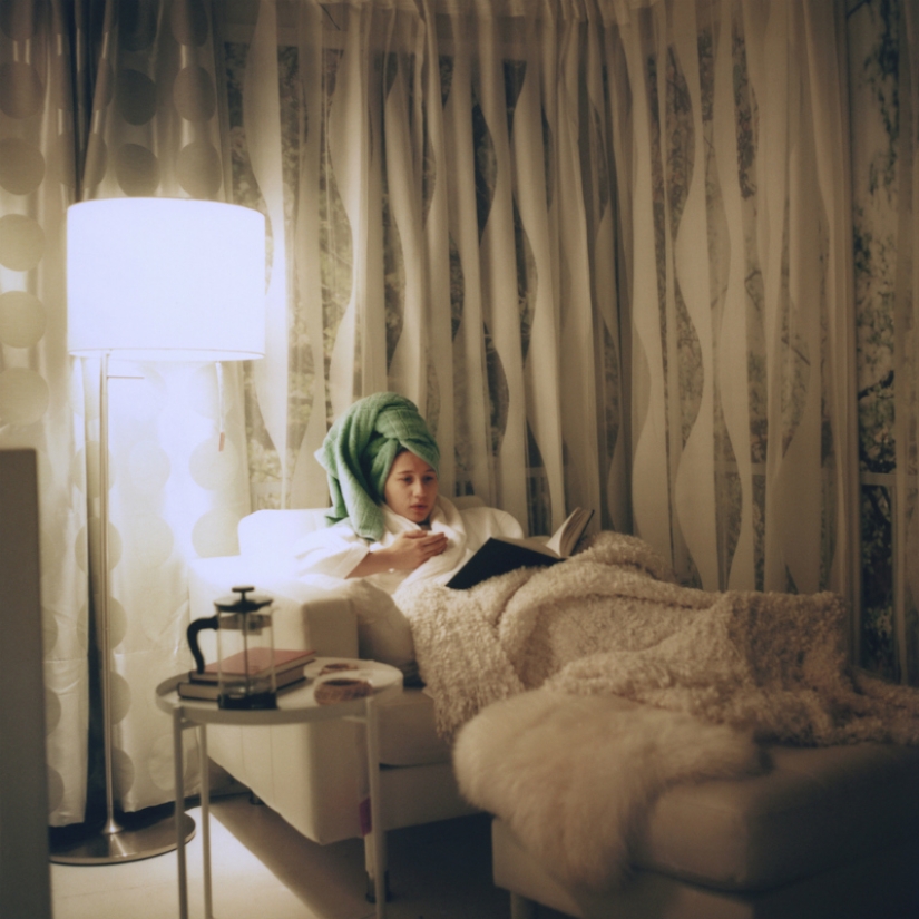 Swedish meatballs in bed: photographer spent 3 weeks in IKEA stores Swedish meatballs in bed: photographer spent 3 weeks in IKEA stores