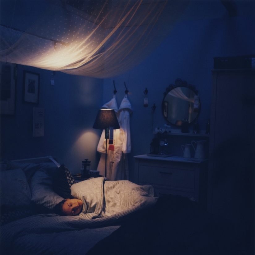 Swedish meatballs in bed: photographer spent 3 weeks in IKEA stores Swedish meatballs in bed: photographer spent 3 weeks in IKEA stores