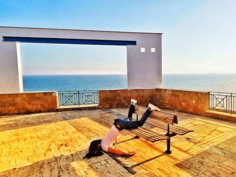 Swooning Instagram: a strange profile of a mysterious man is rapidly gaining popularity Swooning Instagram: a strange profile of a mysterious man is rapidly gaining popularity