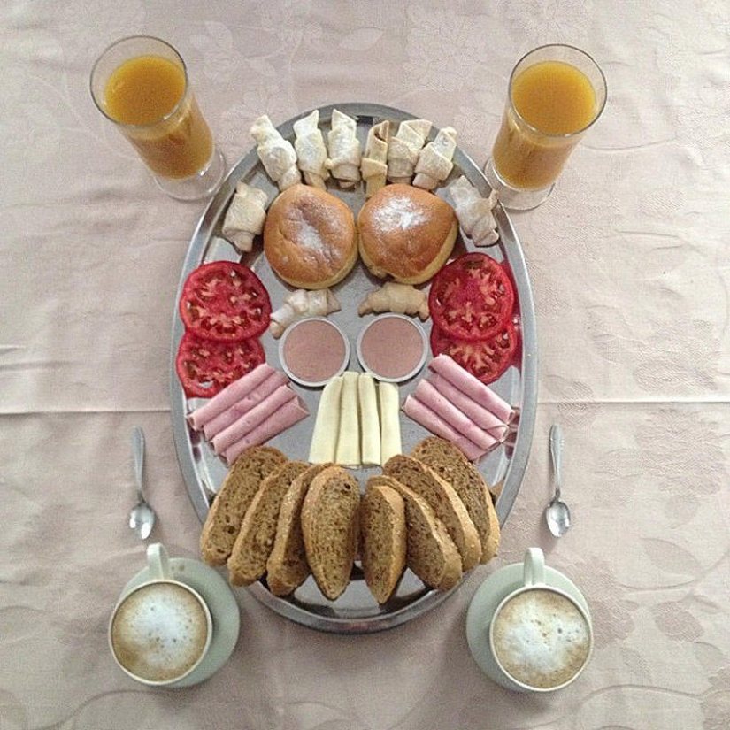 Symmetrical breakfasts on Instagram