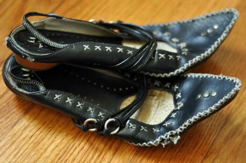 Terms of decomposition of garbage in photos