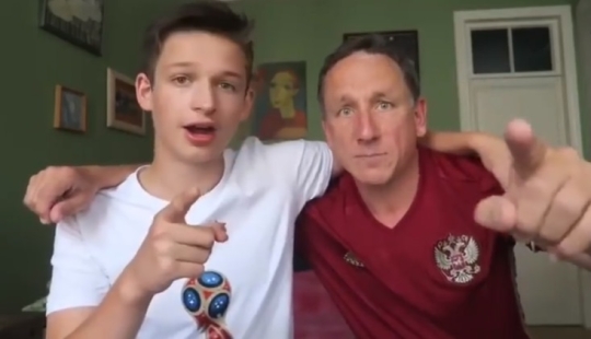 Terribly cute and extremely honest: a father and son from England debunked the main myths about Russia