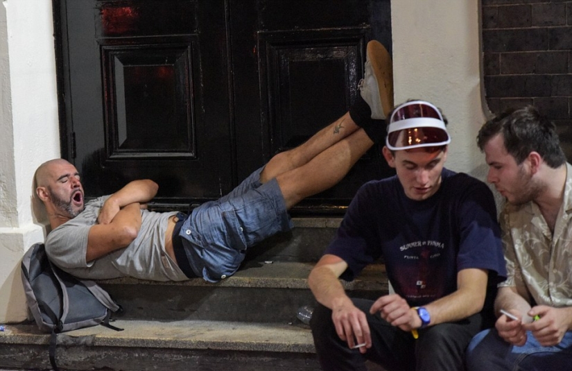 Thank God, not on Nikolskaya: how English fans celebrated the victory of their national team Thank God, not on Nikolskaya: how English fans celebrated the victory of their national team