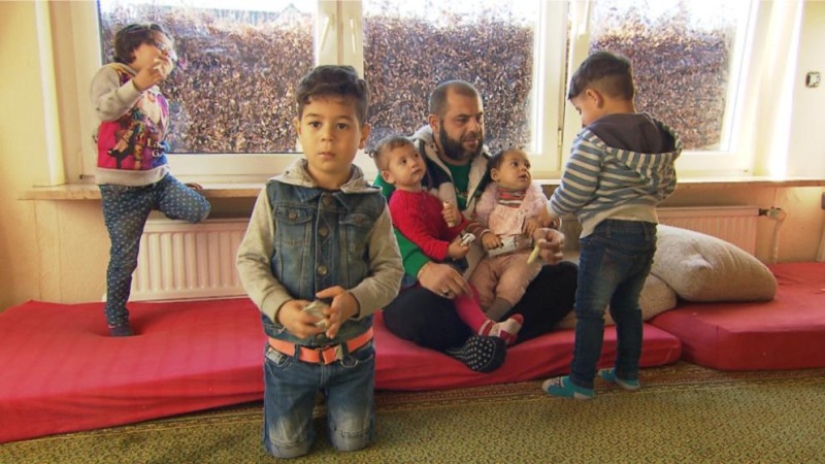 "Thank you, Angela Merkel": a life hack from a Syrian refugee, how to live as a family for free in Germany "Thank you, Angela Merkel": a life hack from a Syrian refugee, how to live as a family for free in Germany