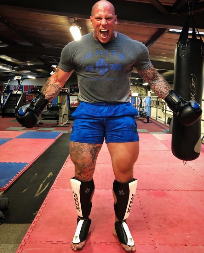 "Thanos' Little Brother": Huge bodybuilder is going to try his hand at MMA "Thanos' Little Brother": Huge bodybuilder is going to try his hand at MMA