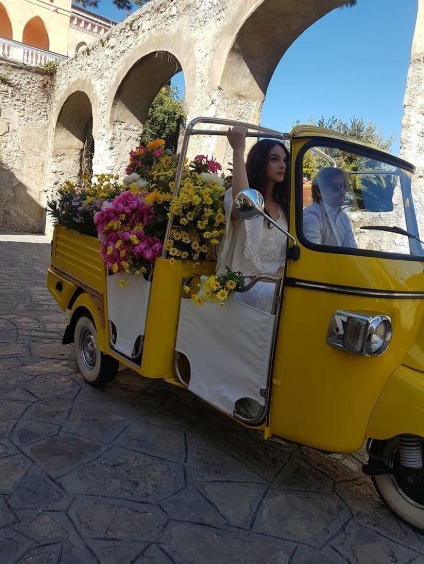 The 14-year-old daughter of Monica Bellucci and Vincent Cassel almost caught up with her mother in beauty The 14-year-old daughter of Monica Bellucci and Vincent Cassel almost caught up with her mother in beauty