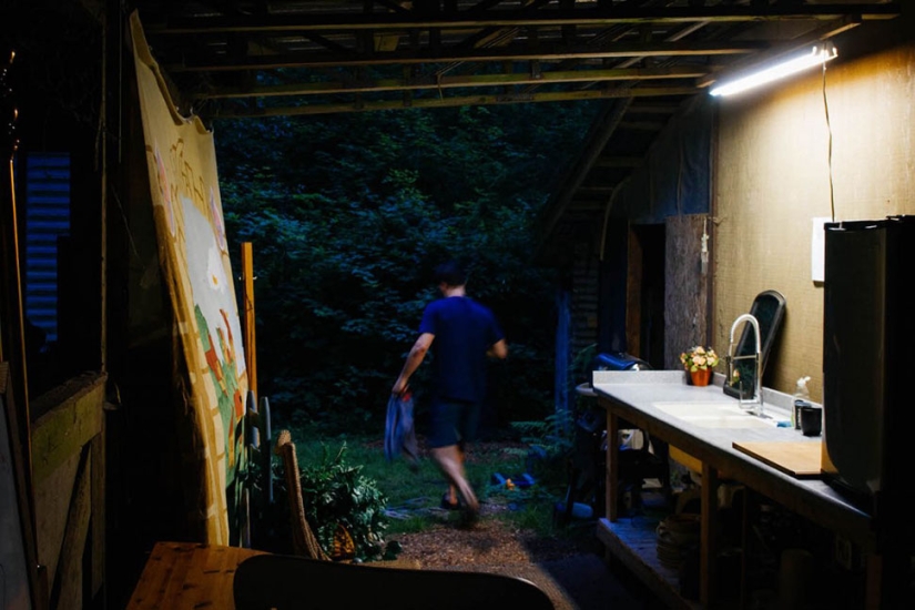 The 22-year-old intern lived in a car for 40 days and managed to go to work in a suit