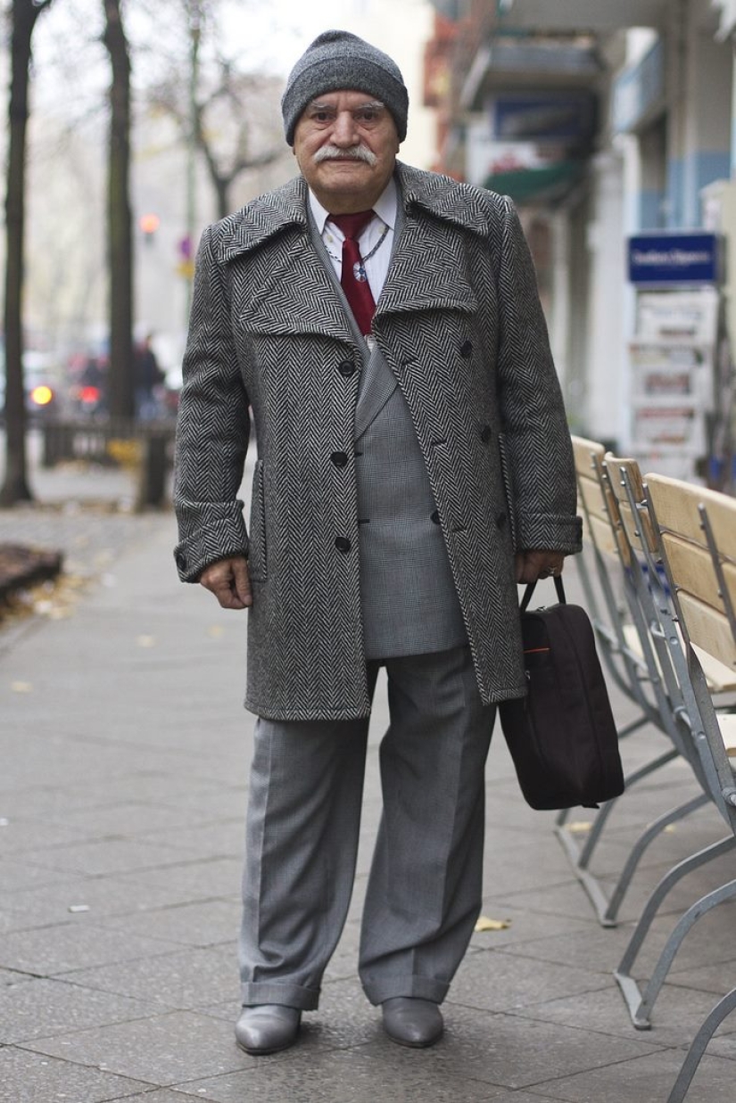 The 86-year—old tailor goes in different clothes every day, and always in a stylish one