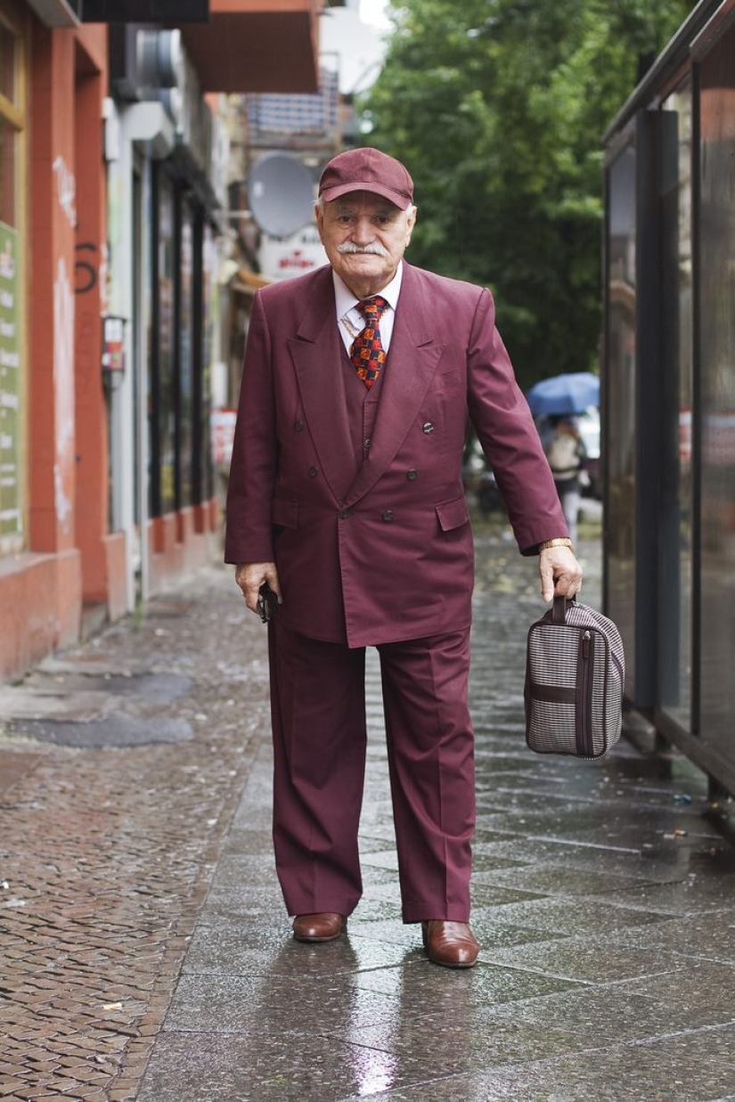 The 86-year—old tailor goes in different clothes every day, and always in a stylish one