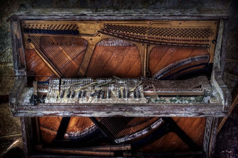 The abandoned world in the lens of Matthias Hacker